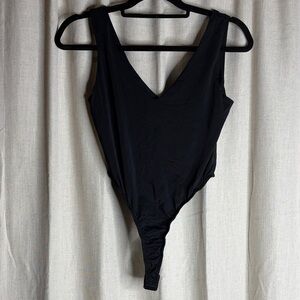 Sleek Black Women's Shapewear Bodysuit